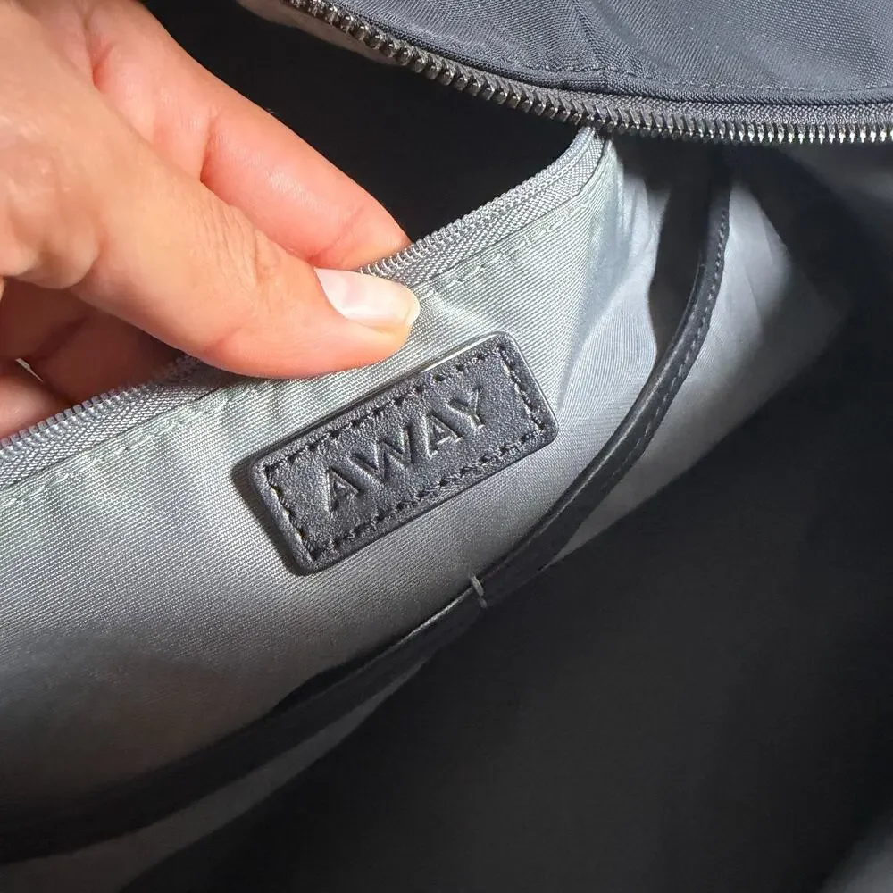 AWAY The Everywhere Bag Black Travel Overnight Weekender Carry On